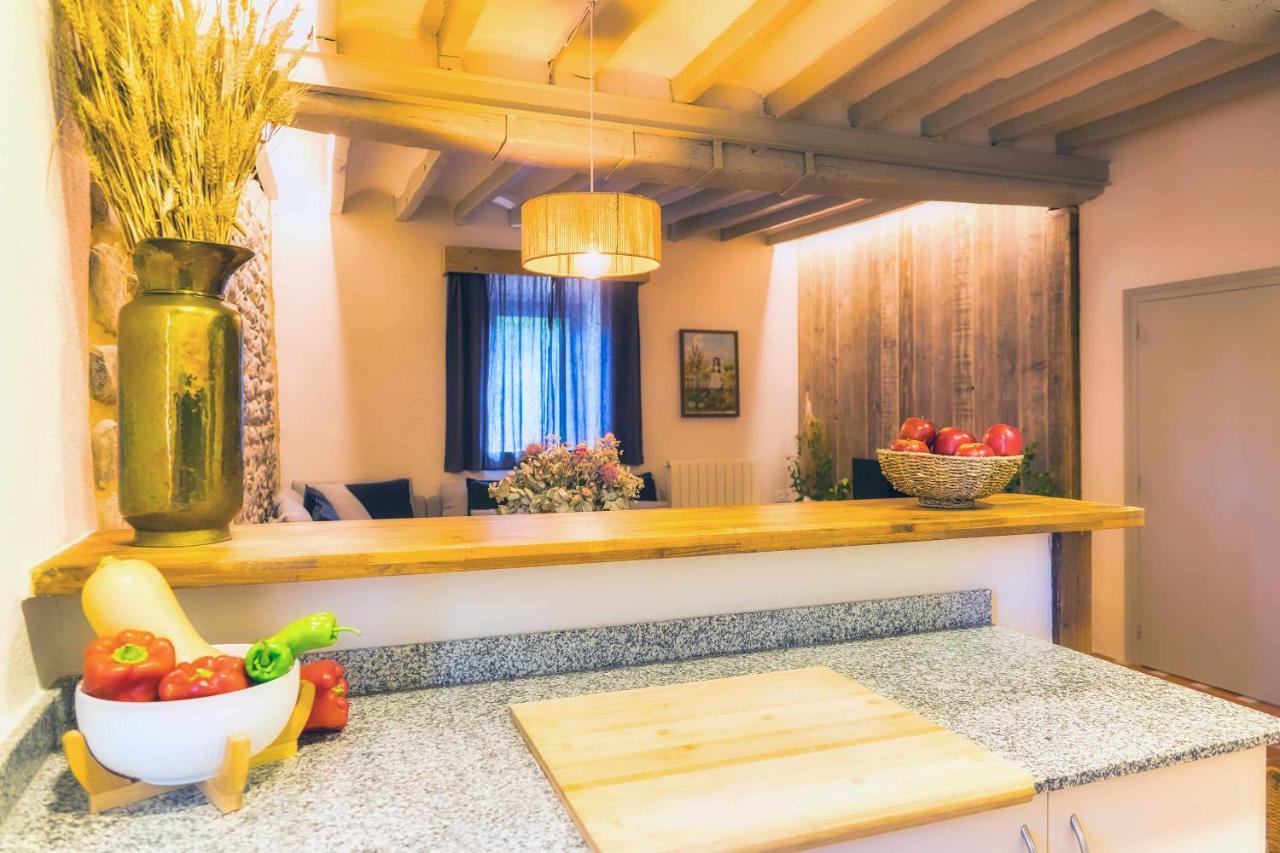 El Molino De Besalu Casa Con Jardin Villa Exterior foto