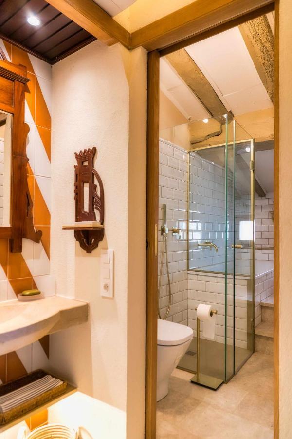 El Molino De Besalu Casa Con Jardin Villa Exterior foto